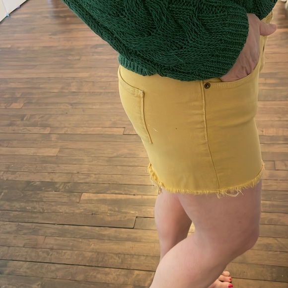 Shorts - Picture 2 of 5